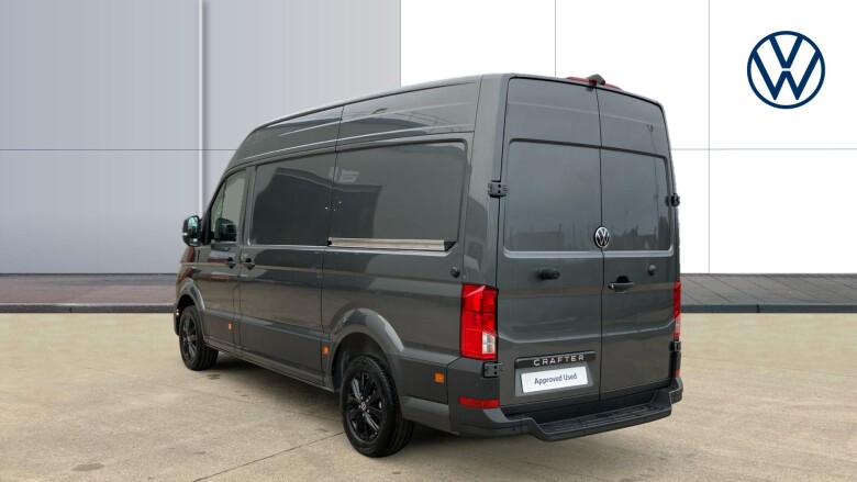 Volkswagen Crafter Cr35 Mwb Diesel Fwd 2.0 TDI 140PS Commerce Plus Low Roof Van